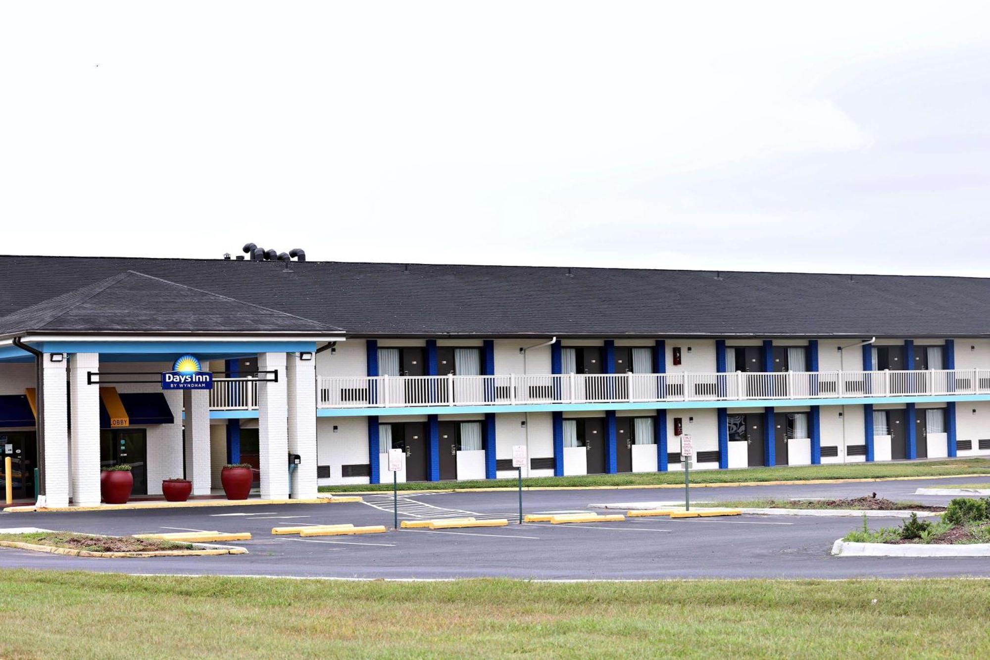 Days Inn By Wyndham Kings Dominion דוסוול מראה חיצוני תמונה